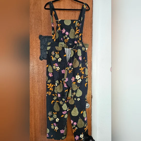 Black Floral Pear Print Midi Jumper - Picture 2 of 3